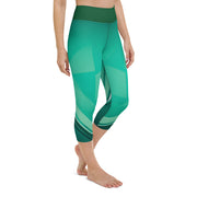 "Emerald Oasis Capri Leggings: Refresh Your Workout Wardrobe"